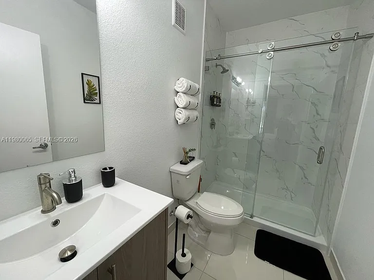 302 NW 11th Ct — Photo 11