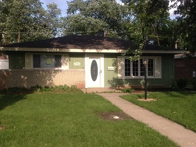 17241 Chicago Ave photo 1