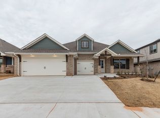 5409 Carmel Creek Dr, Mustang, OK 73064