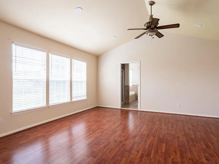 14864 Liri Dr — Photo 18