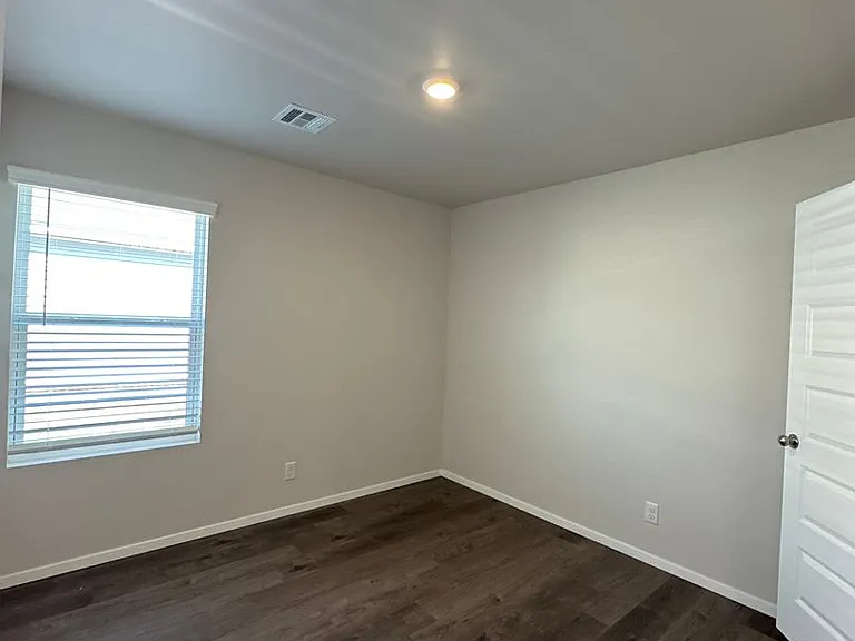 1011 W Fargo Rd — Photo 8