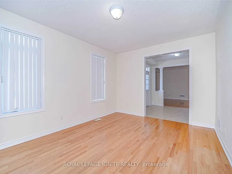 26 Ironshield Dr #UPPER — Photo 10