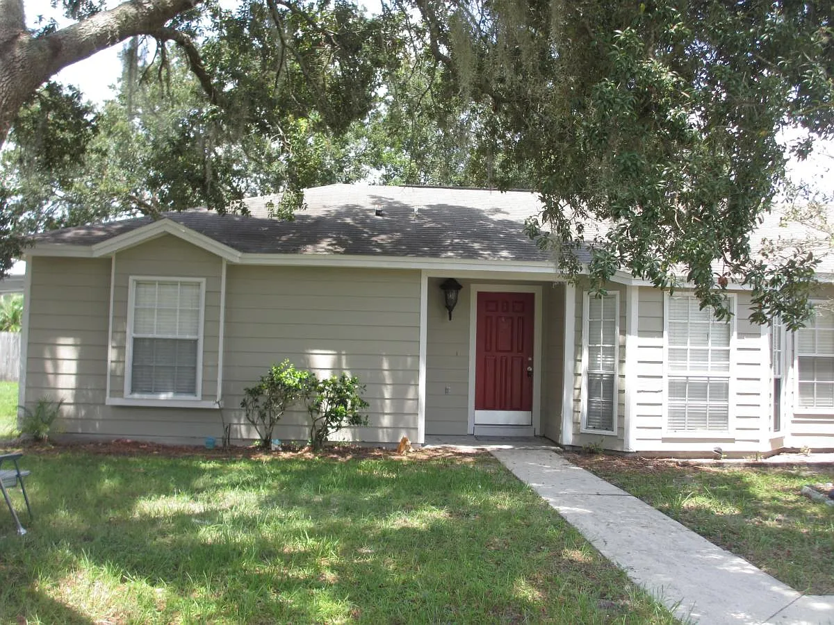 font view - 1113 W Riviera Blvd