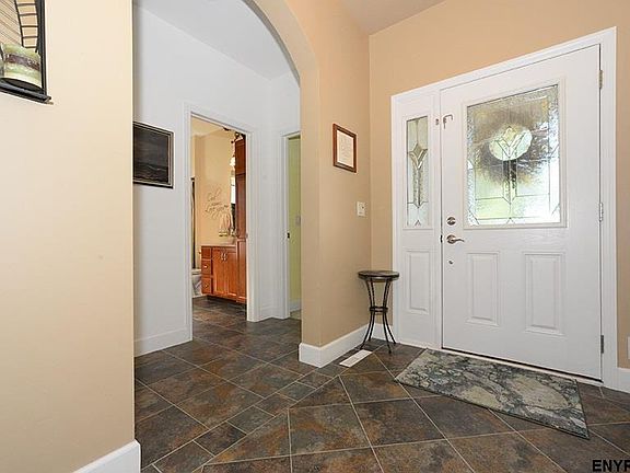 5th image of 46 Sheldon Dr