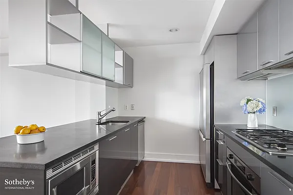 Rented by Sotheby's International Realty | media 16