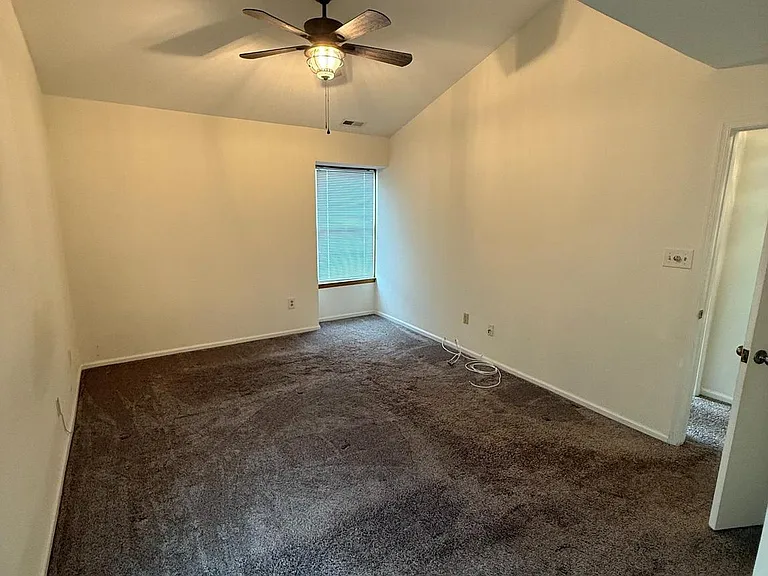 339 Georgia Ct — Photo 3