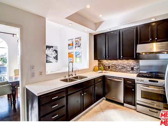4th image of 962 N Doheny Dr #403