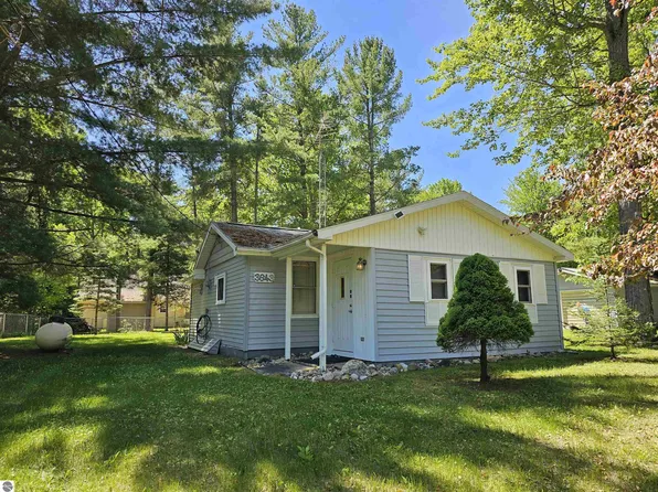 3643 Pine Acres Rd, Glennie, MI 48737