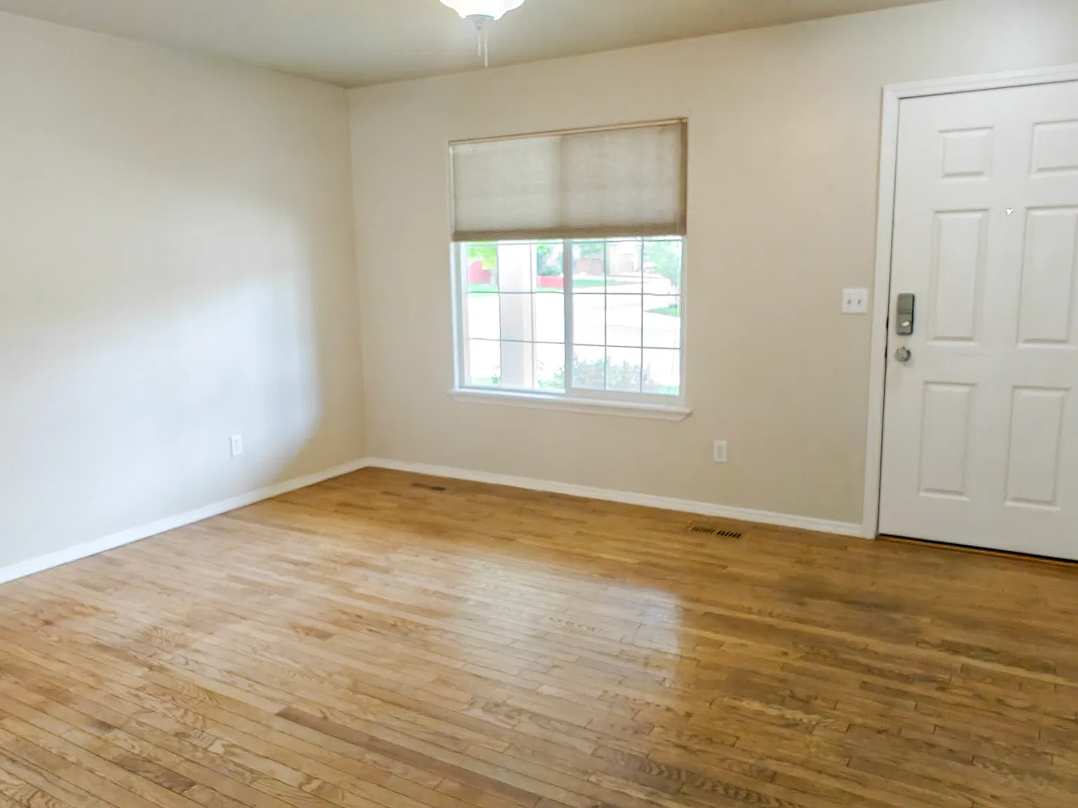 4 bed, 2.5 bath, 2009 sqft, $2,800 — Photo 4