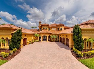 8967 Silverthorn Rd, Seminole, FL 33777