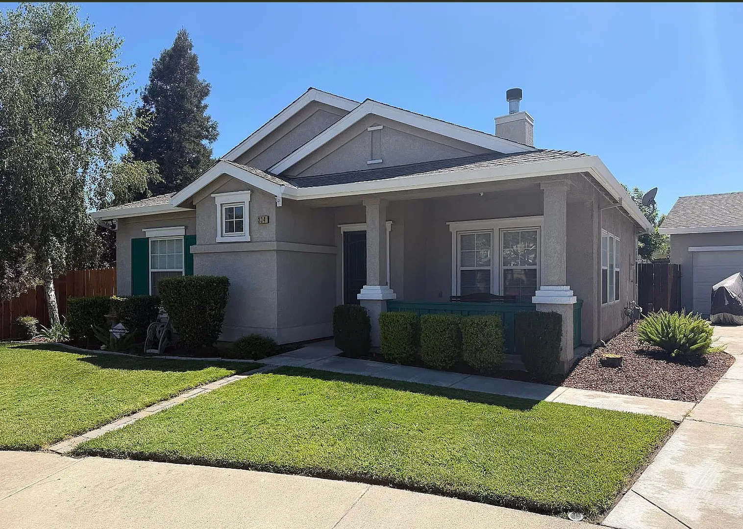 Charming 3-Bedroom, 2-Bath Home in Oakdale — Photo 1