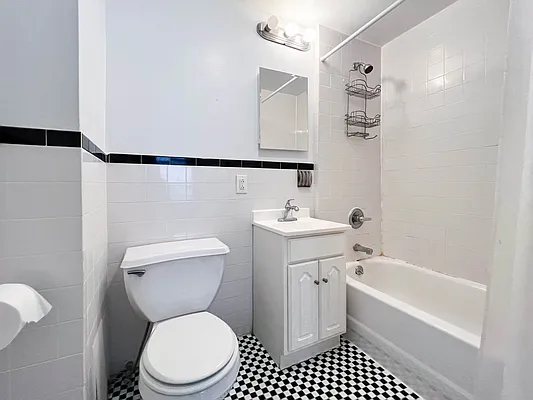 Rented by Kahen Properties | media 12