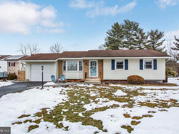 2nd image of 181 Woodcrest Dr