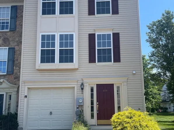 209 Windsor Ct, Quakertown, PA 18951