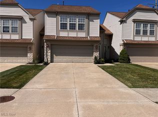 1465 Durham Dr, Broadview Heights, OH