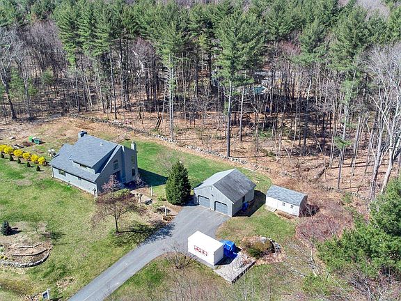 3rd image of 36 Stanley Brook Dr
