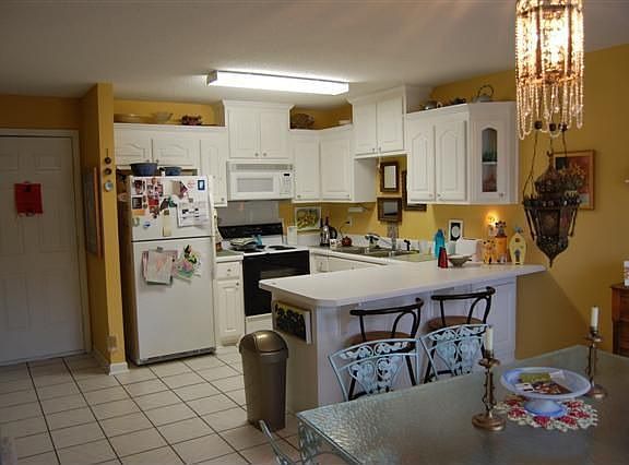 2nd image of 108 River Oaks Cir