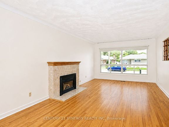 4th image of 2148 Iris St