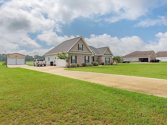 3rd image of 2957 Iris Rd