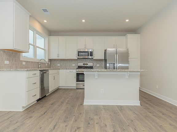 5th image of 4708 Jackson Dr