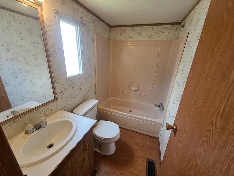 Oak Creek Estates MHC — Photo 33