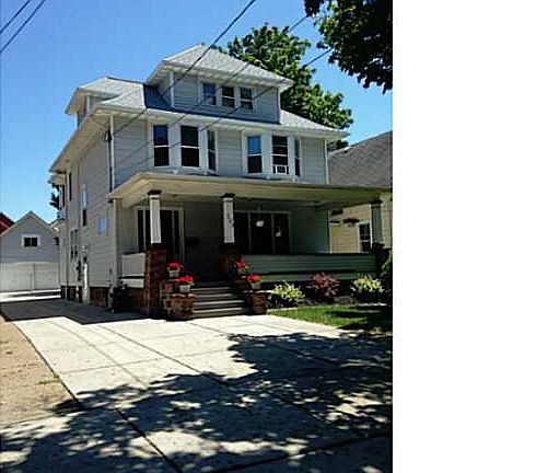 2nd image of 223 Bryant St