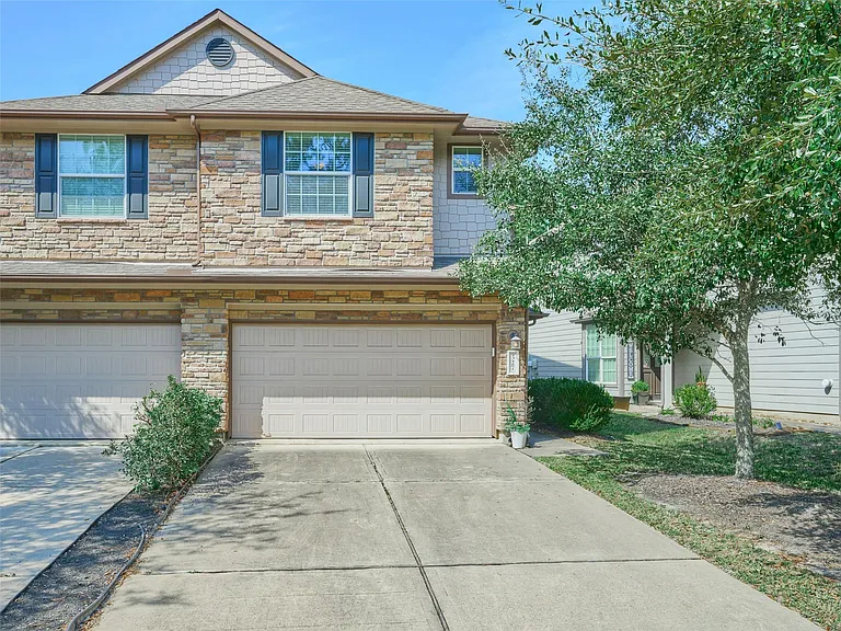 327 Bloomhill Pl — Photo 2