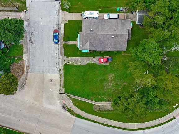 3rd image of 2208 Edmundson St