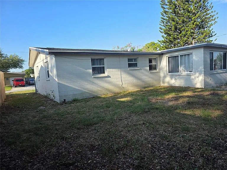 4823 Longwood Ave — Photo 31