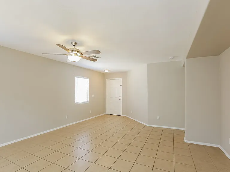 1629 W Burgess Ln — Photo 5