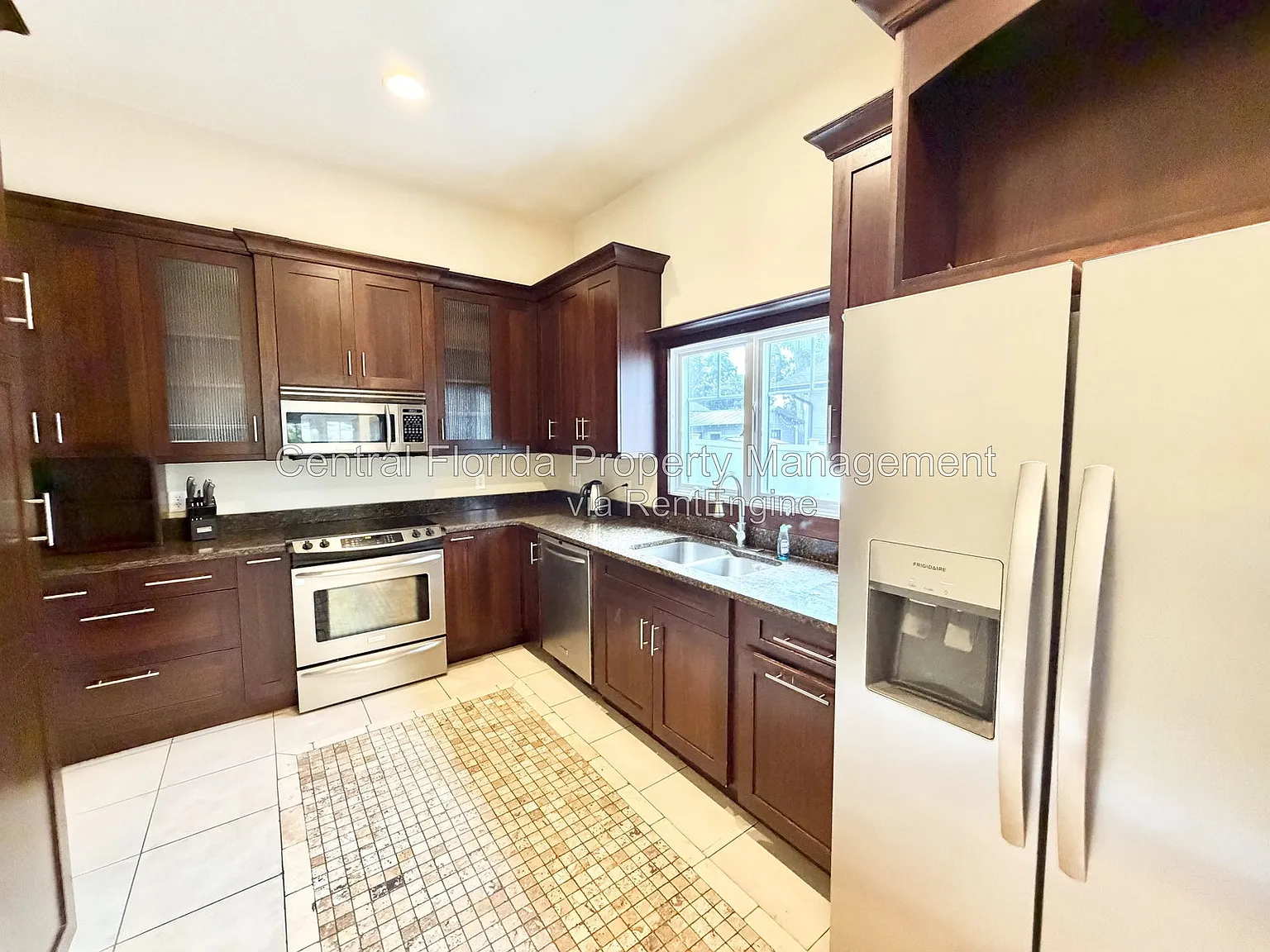 3 bed, 2.0 bath, 1120 sqft, $2,699 — Photo 3