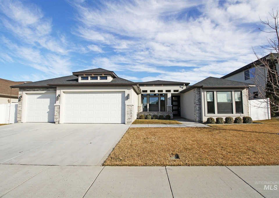 1st image of 652 Sunshine Dr