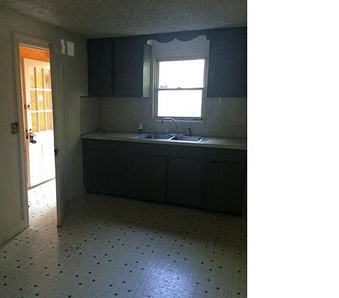 3rd image of 188 Dorrance St
