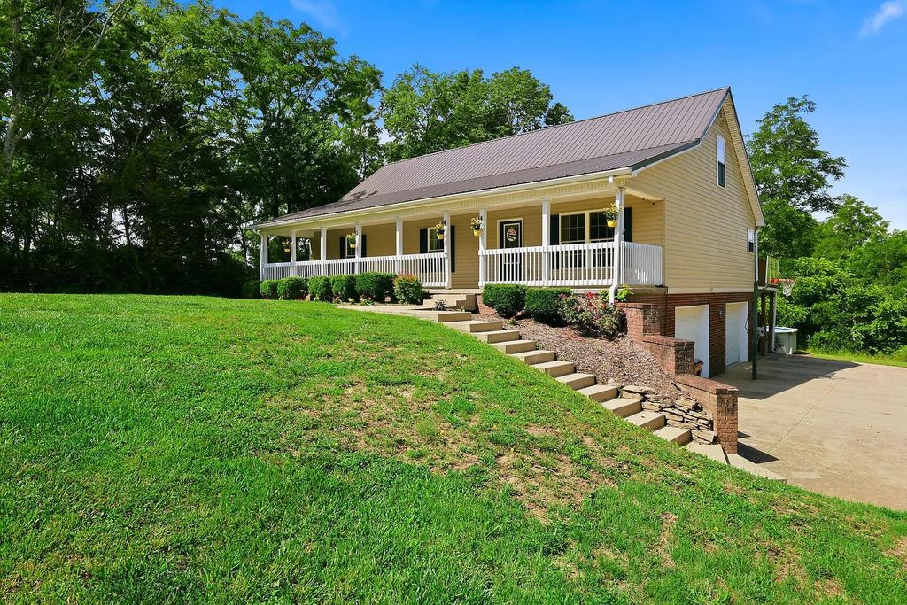 688 Cap Bottom Ln - Property Image