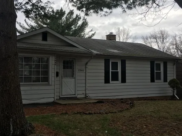 12065 W Bonnie Brook Ln, Beach Park, IL 60087