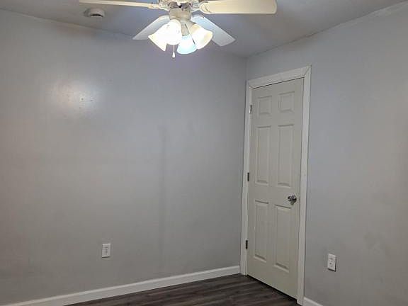 4th image of 400 W Elm St APT 1