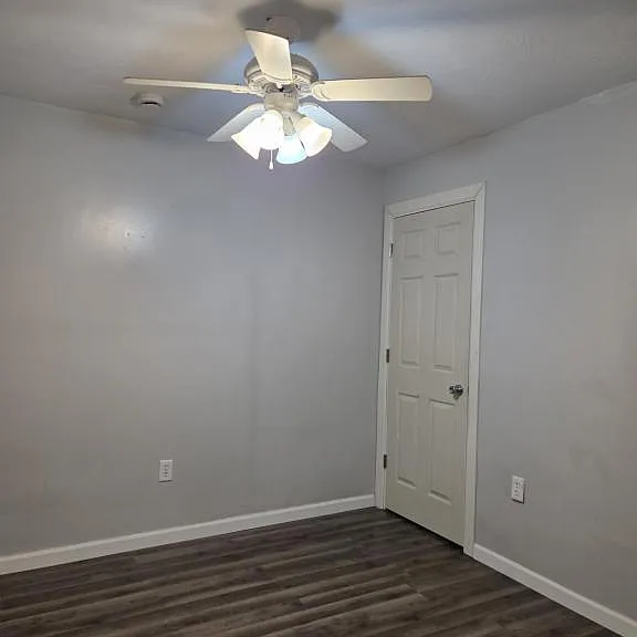400 W Elm St #1 — Photo 4