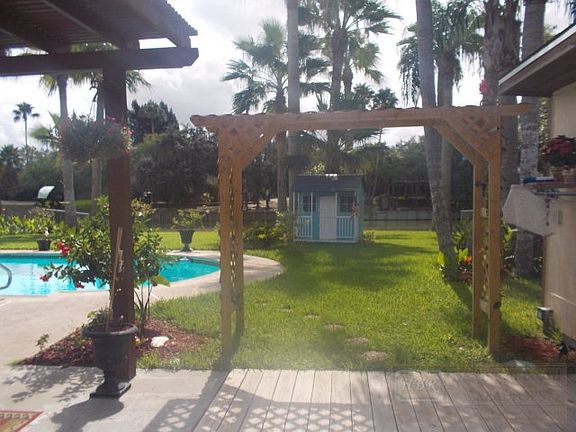 4th image of 2706 Emerald Lake Dr