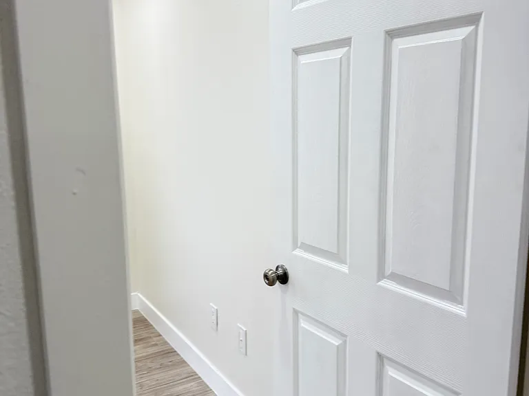 240 E 60th St #8 — Photo 8