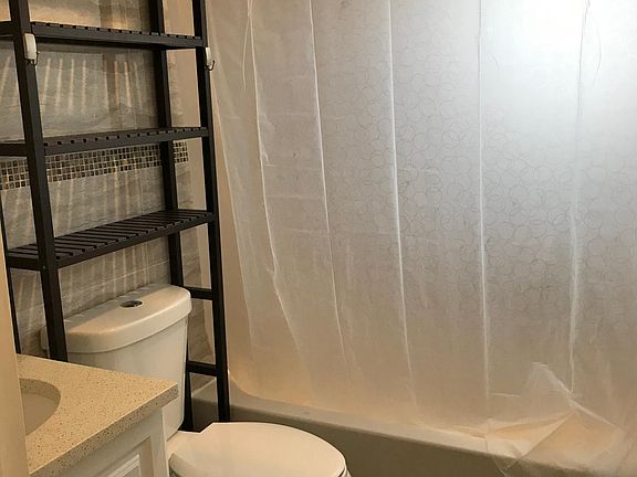 3rd image of 2213 Tenbroeck Ave #1