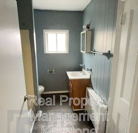 5th image of 1741 Woodmont Ave APT 2