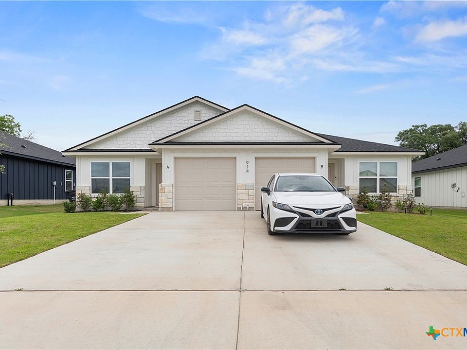 1st image of 914 Wax Myrtle Ct