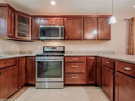 4th image of 27 Sawgrass Dr