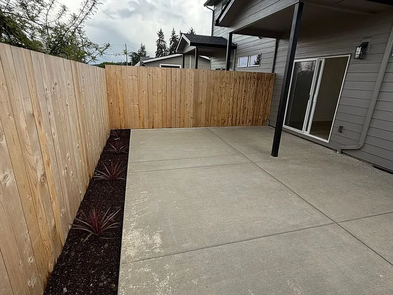 300 Seven Oaks Ln — Photo 7