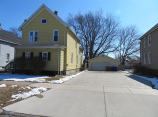 933 43rd St, Kenosha, WI 53140