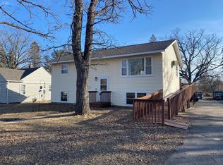 1103 1st St, Princeton, MN 55371