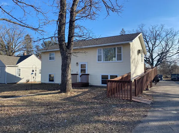 1103 1st St, Princeton, MN 55371