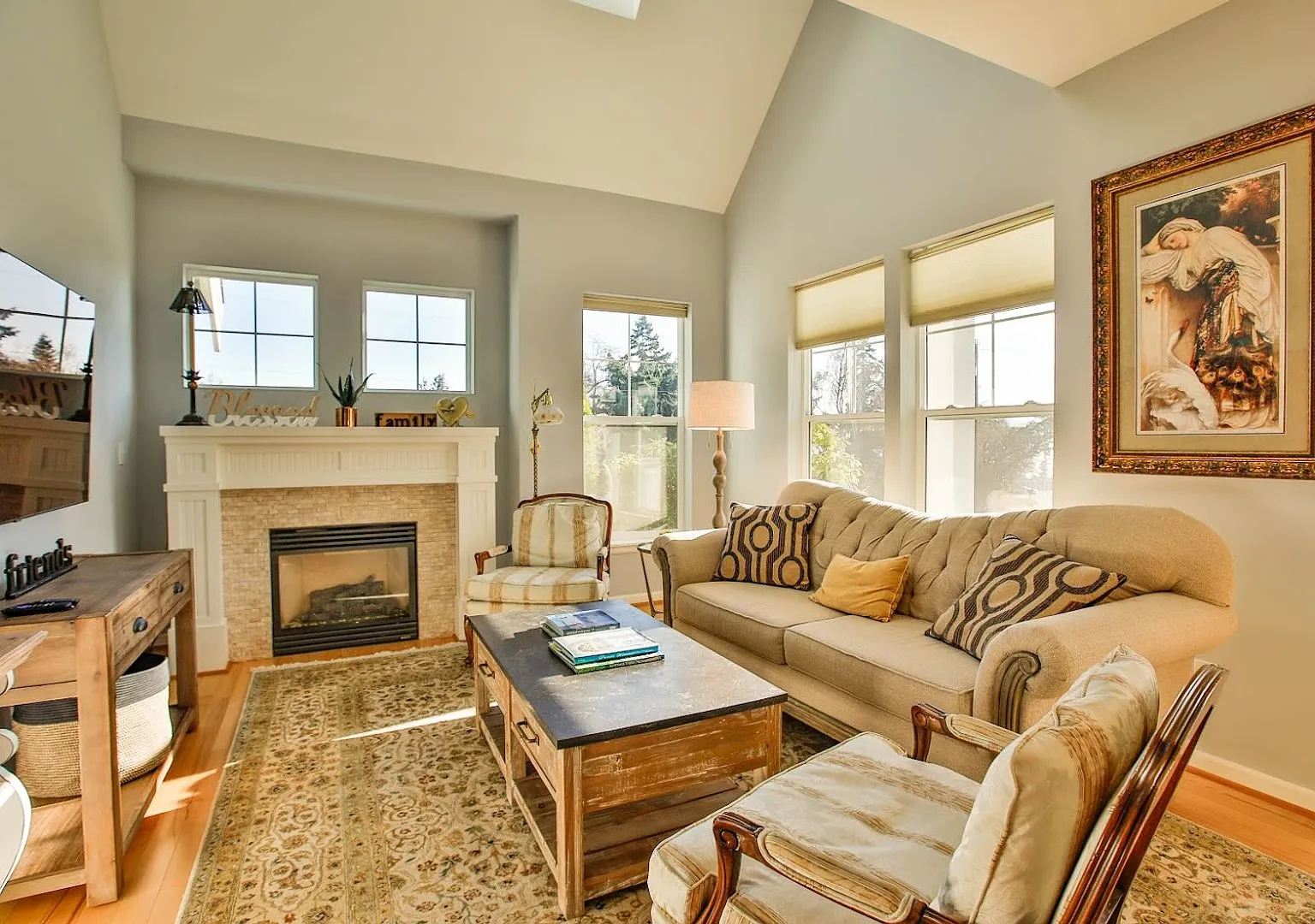 Gorgeous- Fully Furnished Home in Holmes Harbor, Pet Friendly and Landscape Included! — Photo 4
