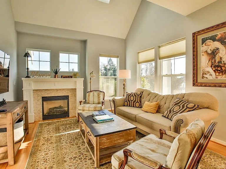 1404 Portside Ct — Photo 4
