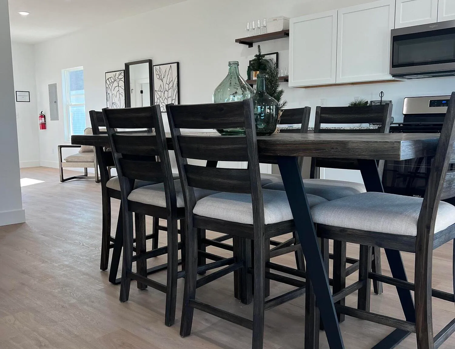 2 bed, 2.0 bath, 1400 sqft, $2,300 — Photo 1